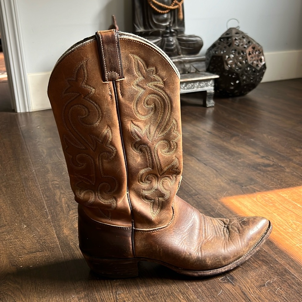 Justin Western Boots Men’s Style #2252  Distressed Brown Leather Size 11.5D